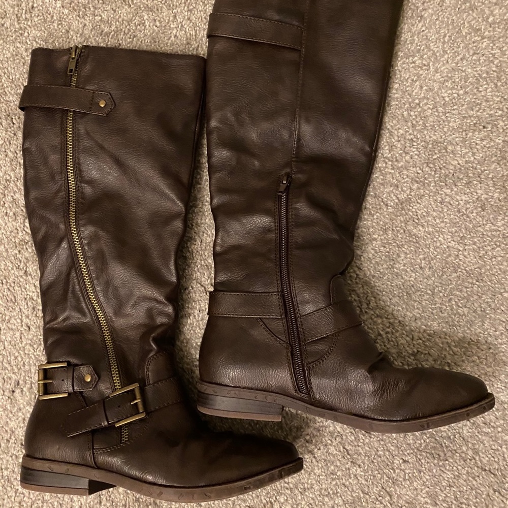 Rampage Brown Women’s Boot Size 6